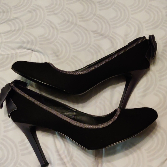 Black Heels - Picture 4 of 6